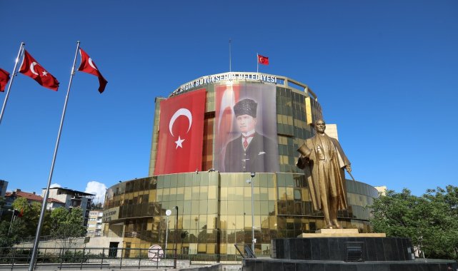 Büyükşehir'in 'Askıda Su Faturası' kampanyası devam ediyor