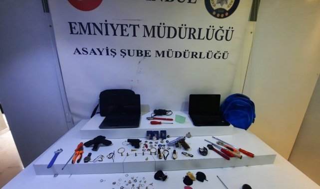 İstanbul'da hırsızlık çetesi çökertildi: Klozette 50 bin lira değerindeki altın böyle bulundu