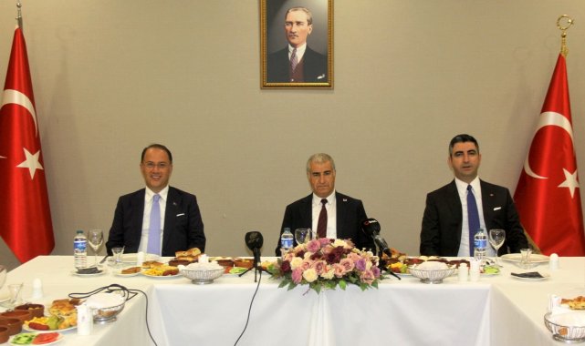 Kartal ve Beylikdüzü Belediye Başkanları, Erzincan'da gazetecilerle bir araya geldi