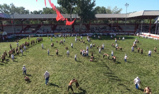 Kırkpınar'da 54 başpehlivan kol bağladı