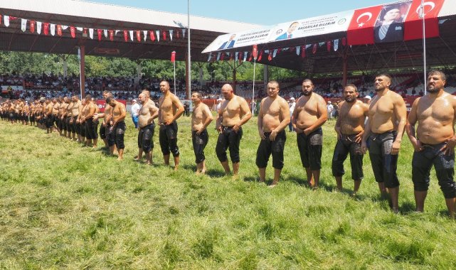 Kırkpınar'da başpehlivanlık ilk tur kura çekimi yapıldı