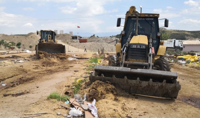 Osmangazi'de kurban kesim satış yerleri temizleniyor