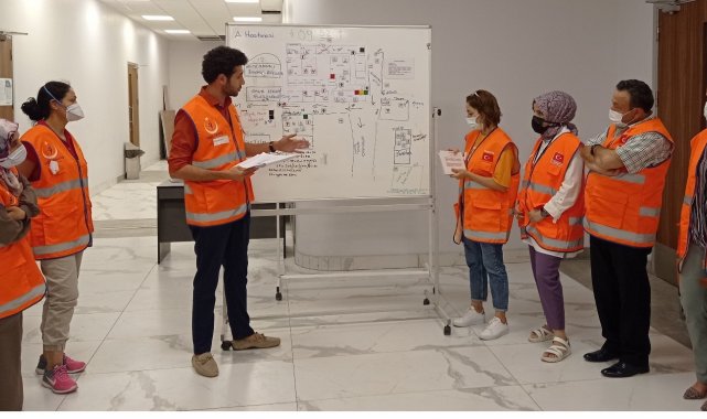 "Hastane afet ve acil durum planı uygulayıcı eğitim programı"