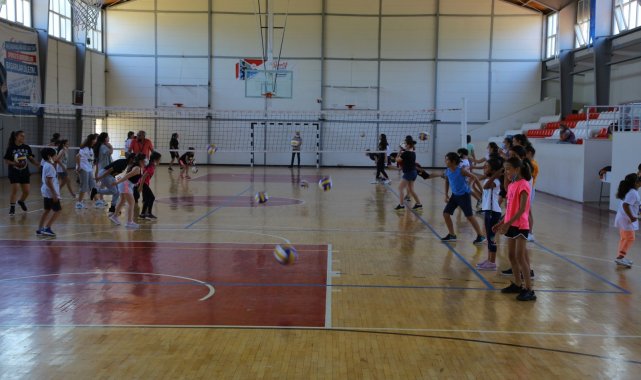 Selçuk'ta yaz spor okulu açıldı