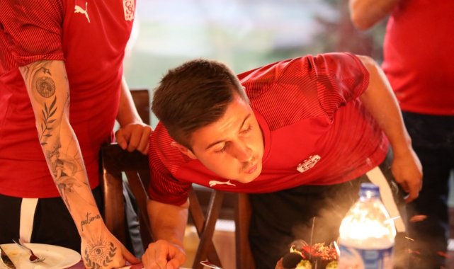 Sivasspor'da Armin Djerlek'e sürpriz doğum günü