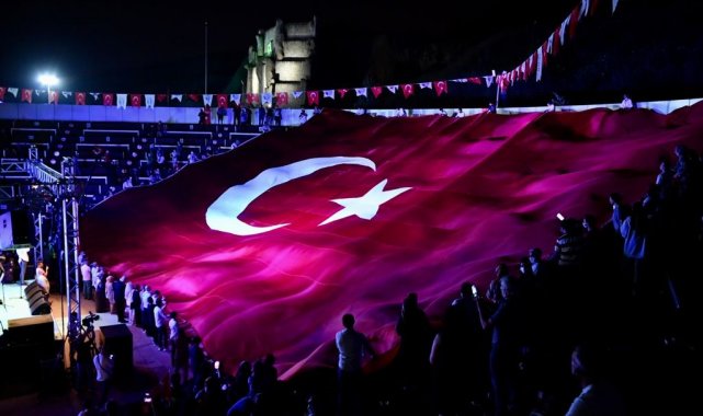 Tuzla Belediye Başkanı Yazıcı: "15 Temmuz'da 251 defa öldük, 2 bin 193 defa yaralandık"