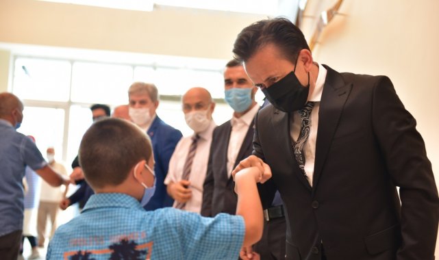 Tuzla'da gelenekselleşen bayramlaşma töreni gerçekleştirildi