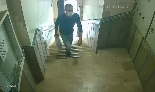 Ümraniye'de özel eğitim merkezinden gündüz vakti laptop hırsızlığı kamerada