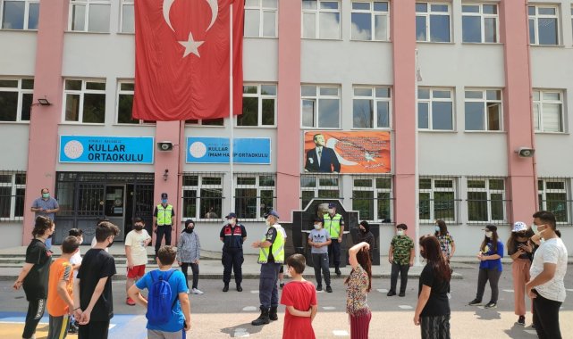 Yaz tatilindeki öğrencilere jandarmadan eğitim desteği