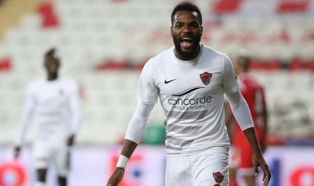 Aaron Boupendza resmen Al-Arabi'de