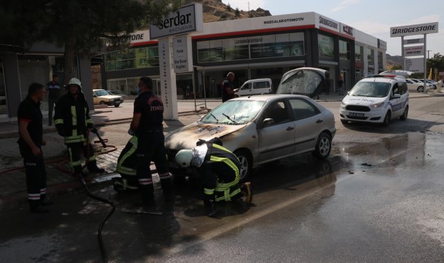Afyonkarahisar'da araç yangını ucuz atlatıldı