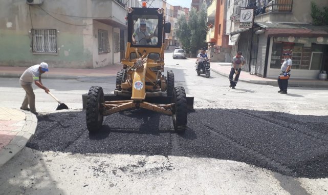 Akdeniz'de yol ve kaldırım çalışmaları devam ediyor