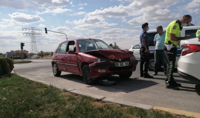 Aksaray'da tır ile otomobil çarpıştı: 4 yaralı
