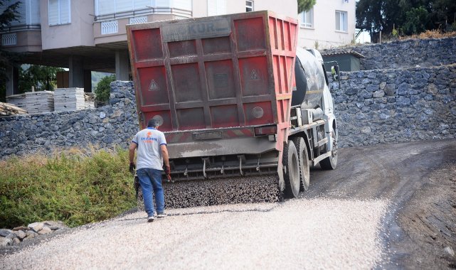 Alanya Belediyesi'nden doğu mahallelerine asfalt çalışması