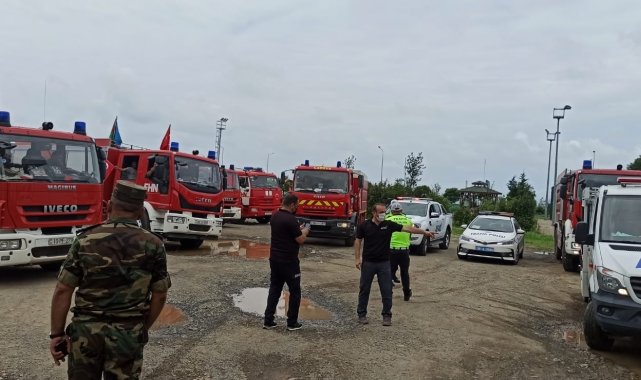 Azerbaycan yangın söndürme ekipleri sevgi gösterileriyle ülkeden ayrıldı
