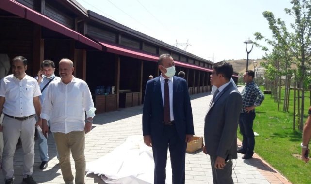 BEÜ Rektörü Elmastaş, 1071 Sultan Alparslan Ahlat Otağındaki çalışmaları inceledi