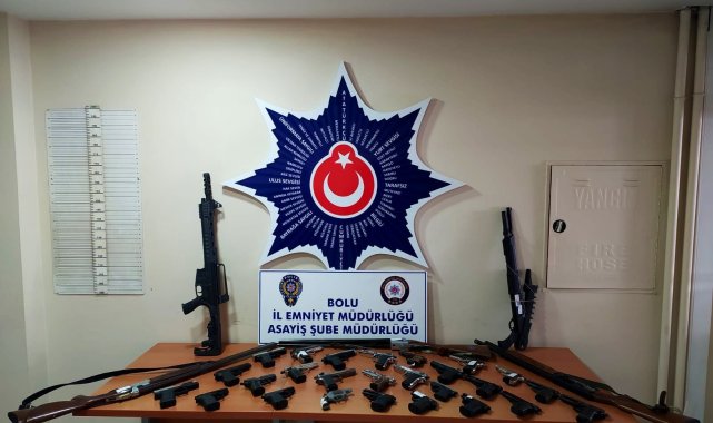 Bolu'da çok sayıda ruhsatsız tabanca ve tüfek ele geçirildi