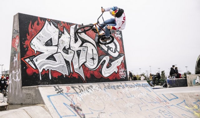 Bora Altıntaş 'Simple Session'da finale kalan ilk Türk BMX sporcusu oldu