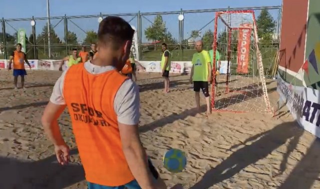 Büyükşehir'den bir ilk: denizi olmayan Kayseri'de plaj futbolu