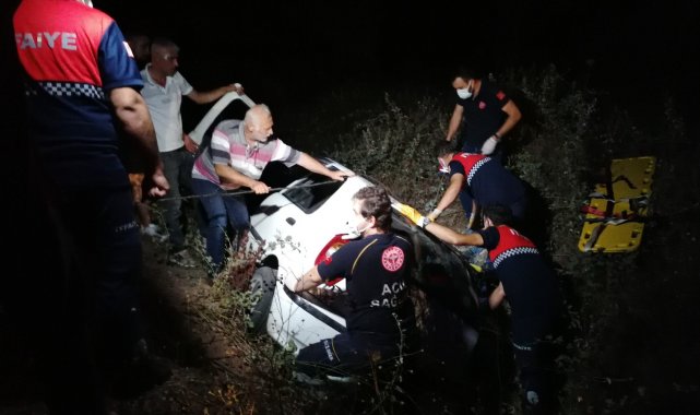Çanakkale'de şarampole uçan otomobilde 4 kişi yaralandı