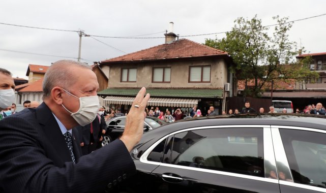 Cumhurbaşkanı Erdoğan, Aliya İzzetbegoviç'in kabrini ziyaret etti