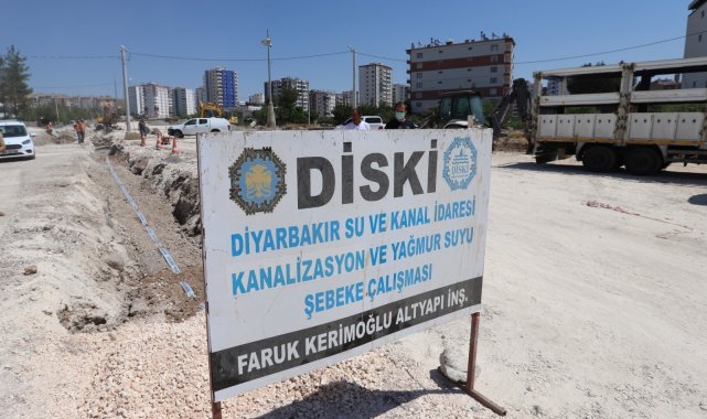 Diyarabakır'da yollarda alt yapı çalışmaları devam ediyor