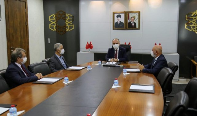 Erkilet'e yapılacak olan Aile Sağlığı Merkezi için hayırsever ile protokol imzalandı