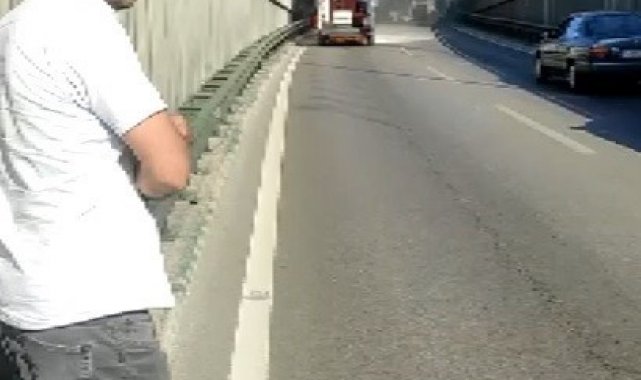 Görev yaptığı ambulans alev alınca gözyaşlarına boğuldu