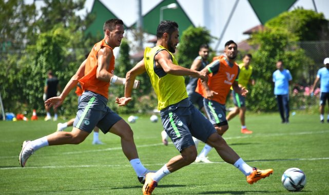 İlhan Palut: "Başakşehir ciddi bir rakip"