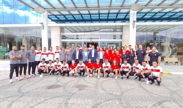 İşitme Engelliler Milli Takımı Afyonkarahisar'da kampa girdi