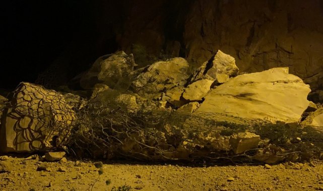 Karabük-Yenice karayolunda heyelan, ulaşım çift taraflı kapandı