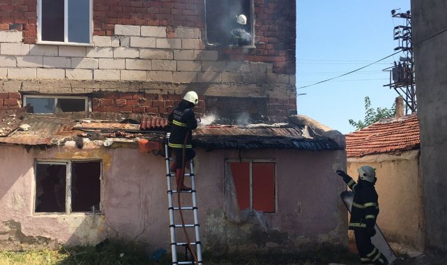 Kırklareli'de metruk binada yangın