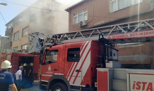 Küçükçekmece'de kadını yangından kurtarırken ayağı yandı