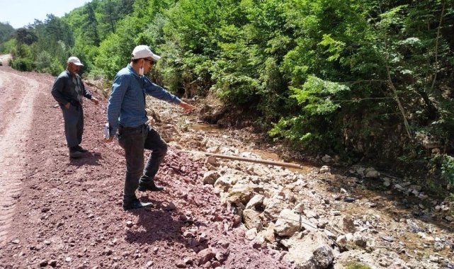 Kütahya'da selden zarar gören köyün içme suyu isale hattı onarılıyor