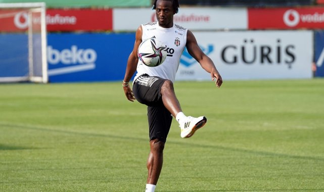 Michy Batshuayi: "İlk hedefim gol atarak takıma katkı vermek"