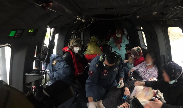 MSB: "TSK'ya ait 6 helikopter ile sel felaketinin yaşandığı Sinop ve Kastamonu'da arama-kurtarma görevine devam ediyoruz"