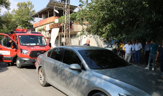 Otomobildeki hareketsiz sürücü mahalleliyi telaşlandırdı