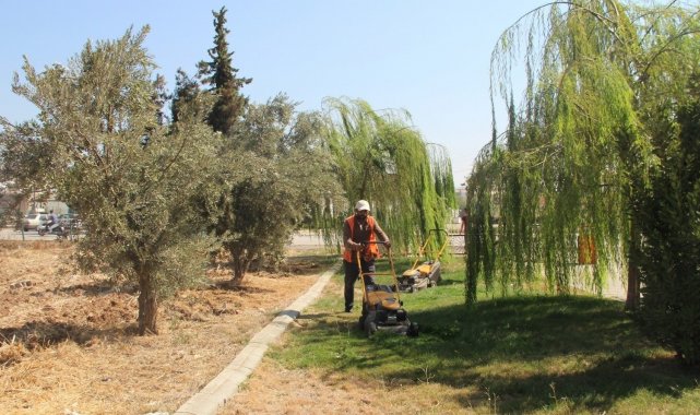 Parkların bakımları sürüyor