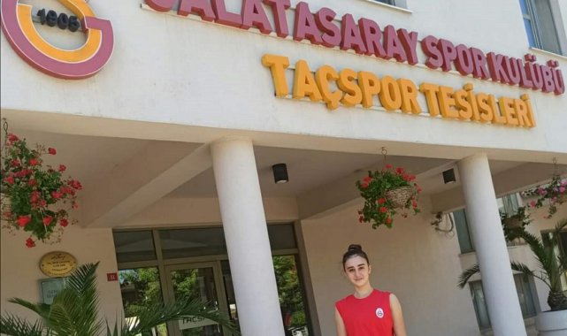 Payas'lı Sudenaz, Galatasaray voleybol takımı alt yapısına transfer oldu