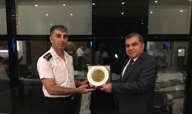 Vali Işık'tan İl Jandarma Komutanı Şahin'e veda yemeği