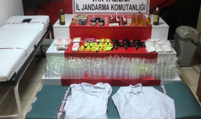 Van'da yetkisiz ve belgesiz iş yerinde çok sayıda tıbbı malzeme ele geçirildi