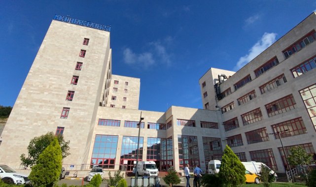 30 yıllık hemşire kulağında nabız sesiyle doktora başvurdu, hayatının şokunu yaşadı