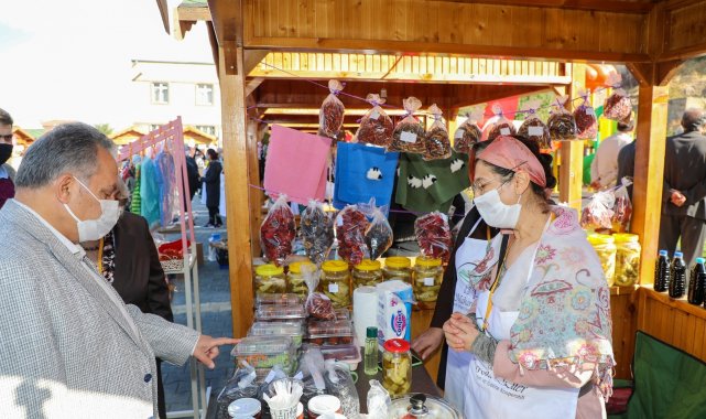 'Maharetli Ellerin' yaptıkları görücüye çıkıyor