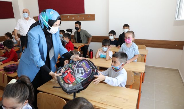 Akyurt'un yeni okulunda ilk ders zili çaldı