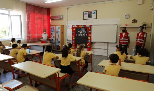 Alanya'da 12 bin dezenfeksiyon kiti okullara dağıtılıyor