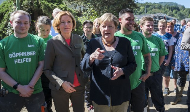 Almanya Başbakanı Merkel'den sel bölgesine ziyaret