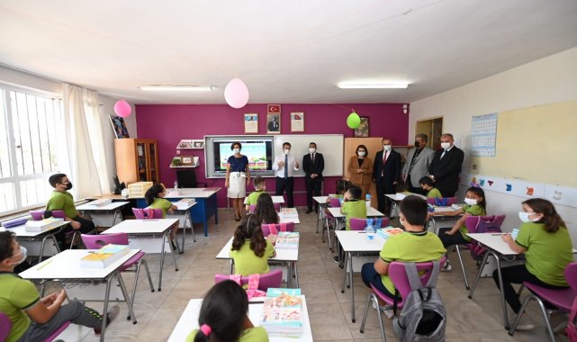 Aydın'da ilk ders zili çaldı, 177 bin öğrenci ders başı yaptı