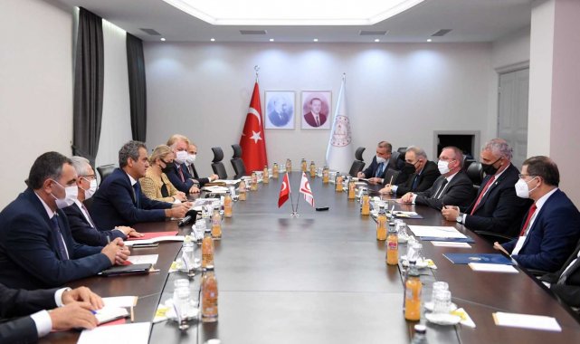 Bakan Özer, KKTC Eğitim ve Kültür Bakanı Amcaoğlu'nu ağırladı