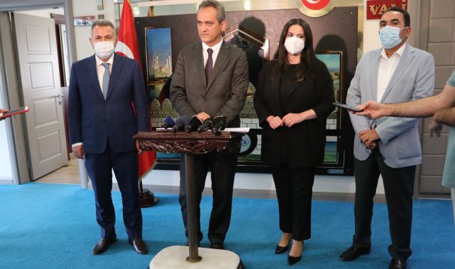 Bakan Özer: "Seyhan ve Yüreğir'e 5 yeni ilkokul yapılacak"