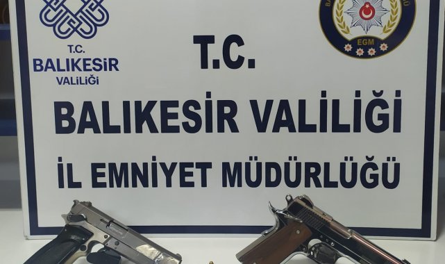 Balıkesir'de polis 17 aranan şahsı yakaladı